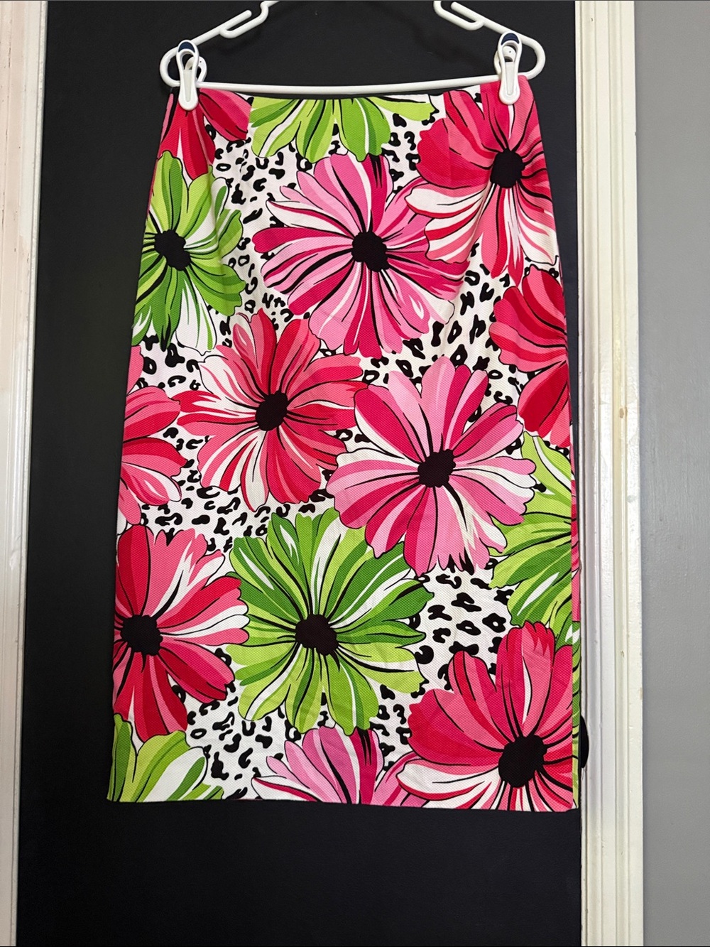 City Silk Tropical Floral Pencil Skirt Back Zipper Size: 10 Length: 29”